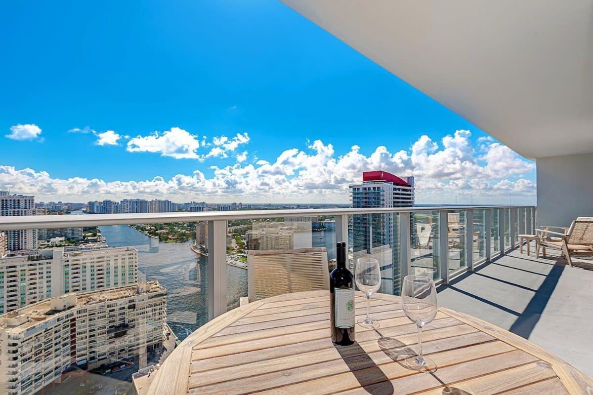 Appartement Wrap Around Balcony - Insane Views - Amazing Pools à Hollywood Extérieur photo