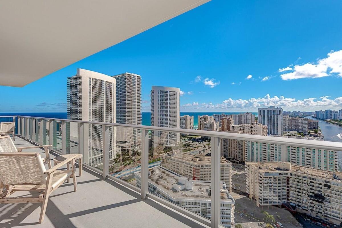Appartement Wrap Around Balcony - Insane Views - Amazing Pools à Hollywood Extérieur photo