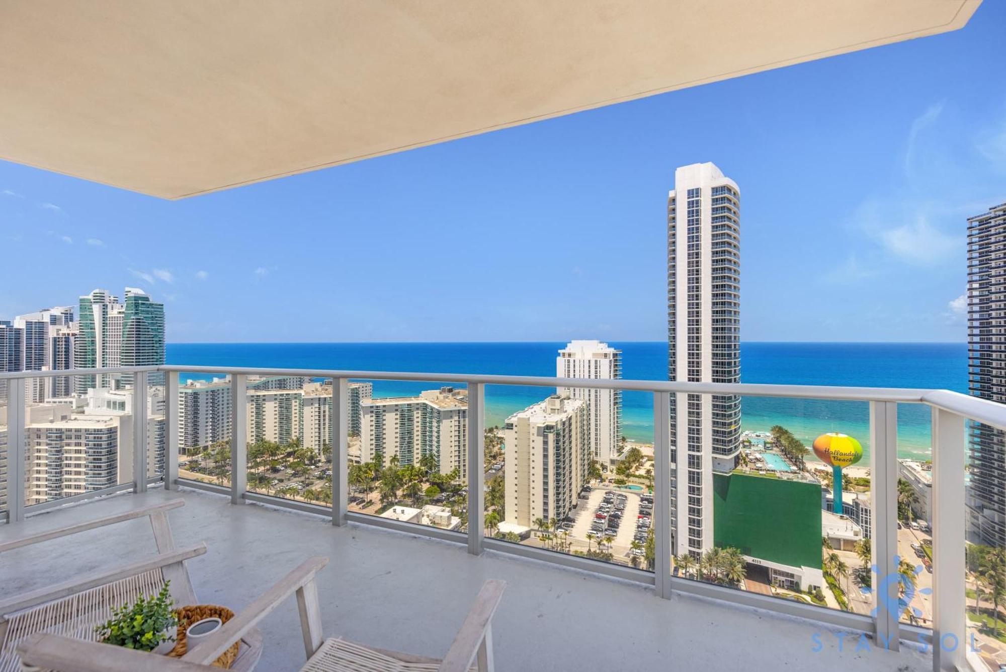 Appartement Wrap Around Balcony - Insane Views - Amazing Pools à Hollywood Extérieur photo